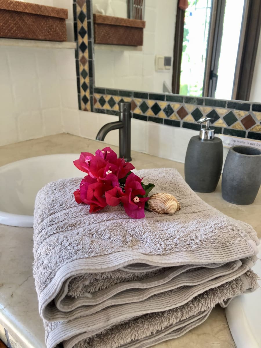 Back to La Tierra Home 13