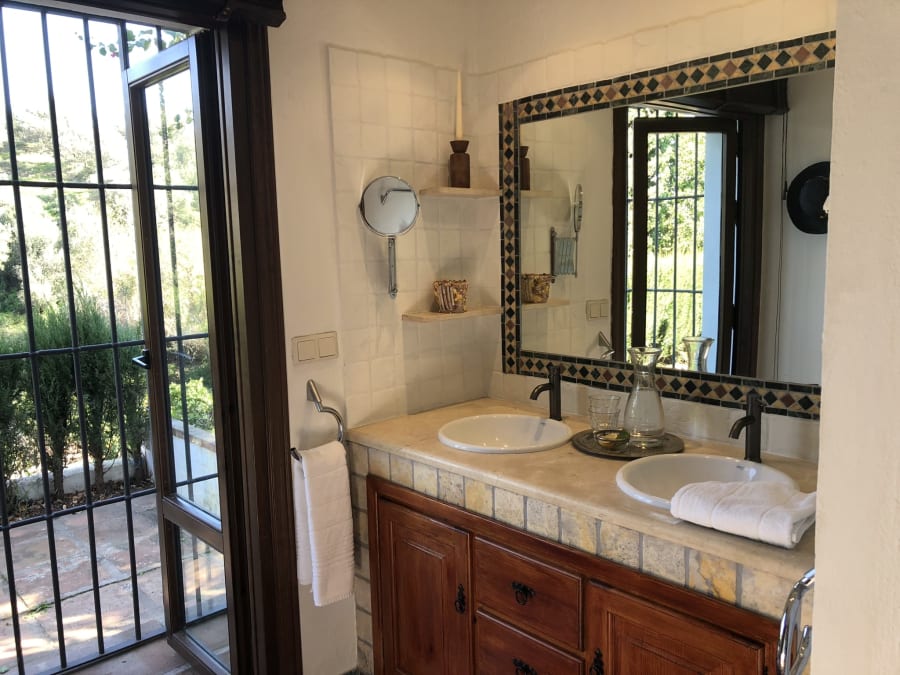 Back to La Tierra Home 38